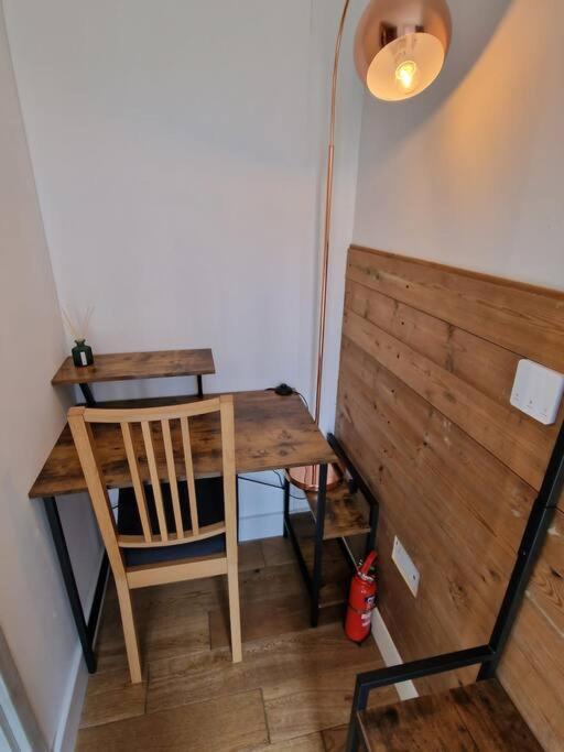 Two-Bedroom Cosy Country Lodge With Private Patio Greenhithe Extérieur photo