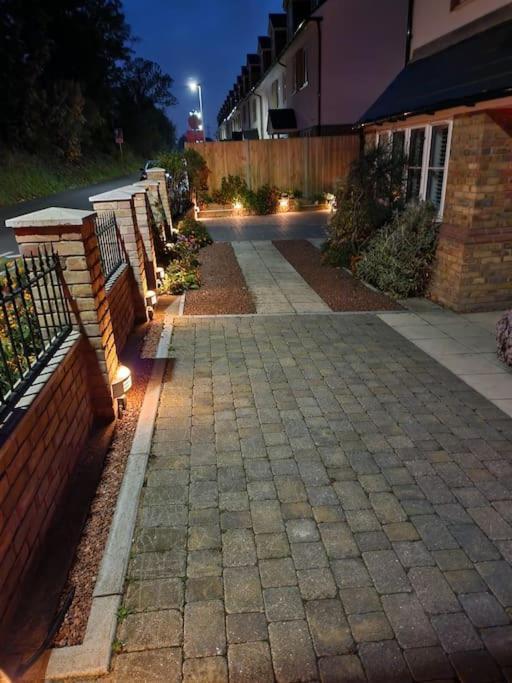Two-Bedroom Cosy Country Lodge With Private Patio Greenhithe Extérieur photo