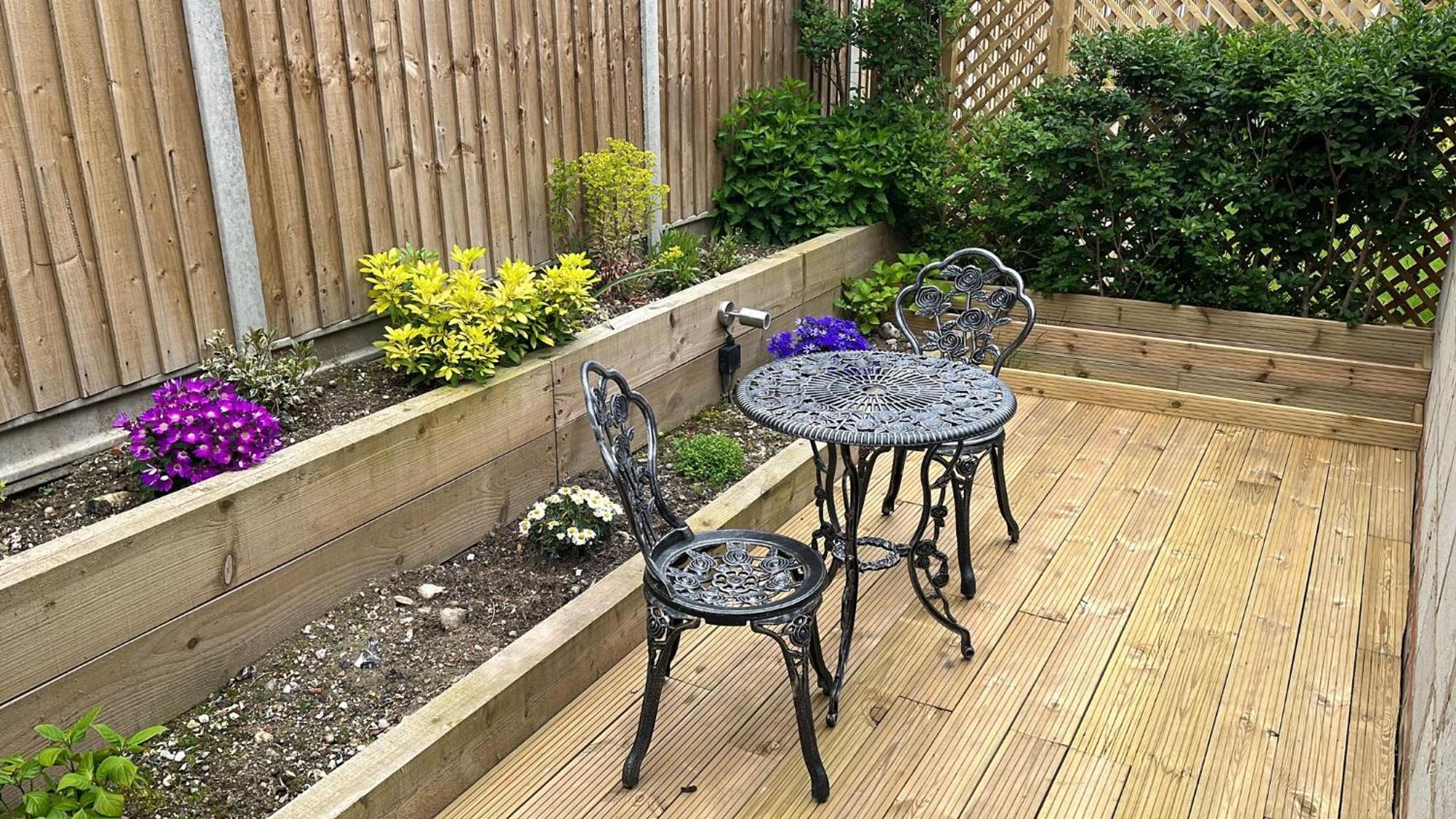 Two-Bedroom Cosy Country Lodge With Private Patio Greenhithe Extérieur photo